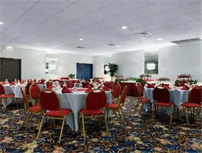 Ramada By Wyndham Watertown Thousand 